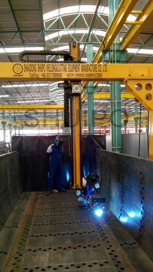 內“U”焊在巴西工作現場 內“U”焊在巴西工作現場